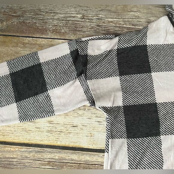 Black & white Buffalo Plaid hoodie - Picture 3 of 6
